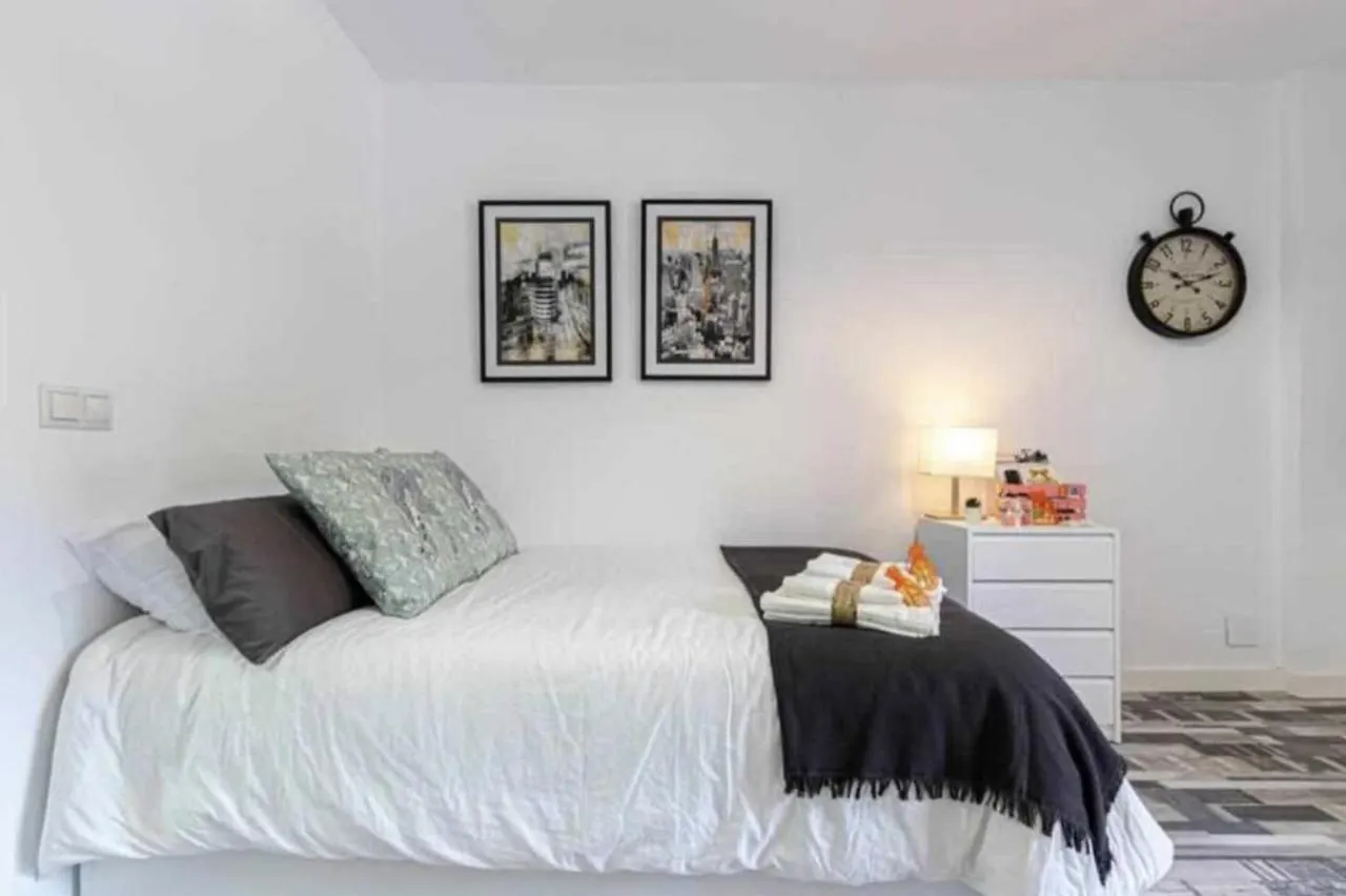 Apartment 797 Holiday Rentals - Moderno Estudio En Iris Para 2 Con Piscinas Benalmadena