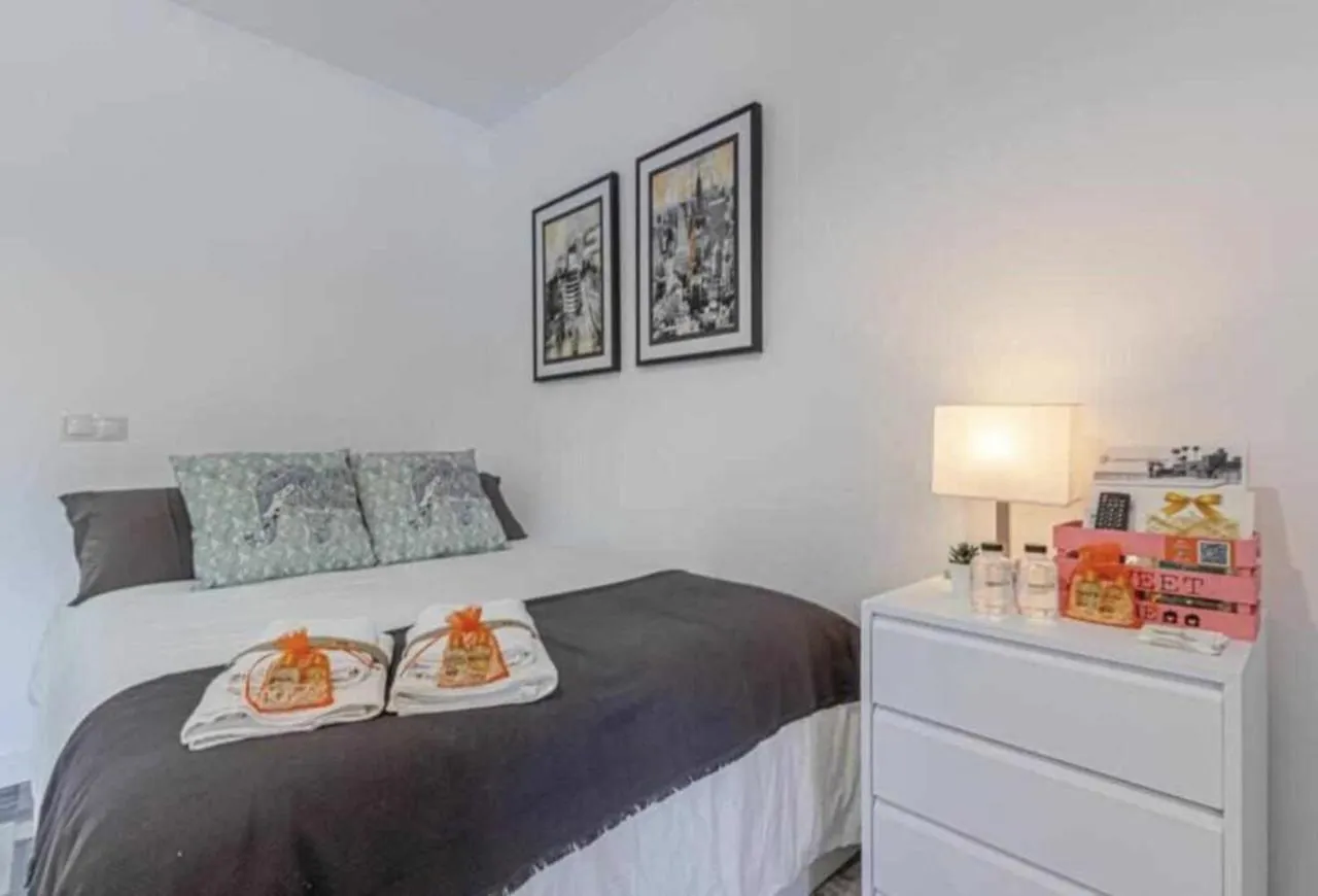 797 Holiday Rentals - Moderno Estudio En Iris Para 2 Con Piscinas location